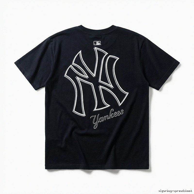 Simple-style black T-shirt of the MLB Yankees