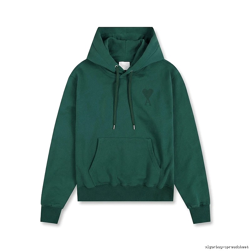 AMI's simple and loving style hoodie.