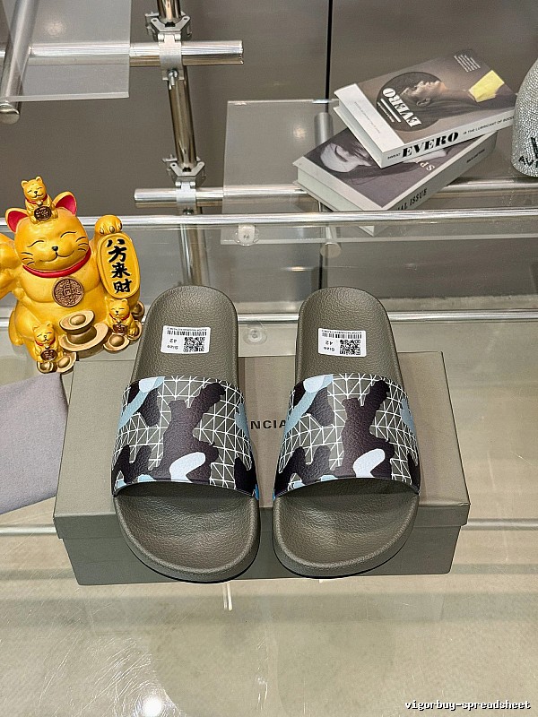 Balenciaga Camouflage Geometric Style Military Gray Slide Slippers