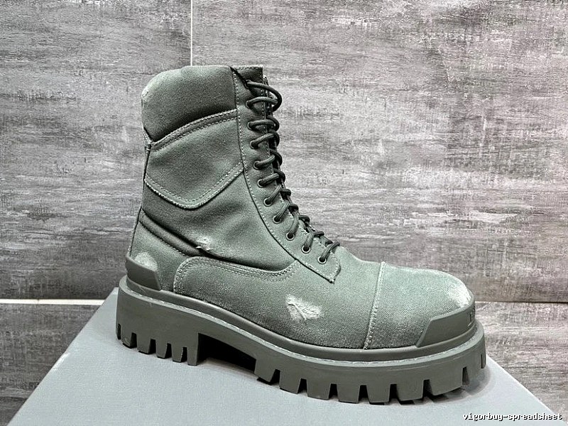 Balenciaga Gray Lace-up Boot Combat Boot for Streetwear Looks