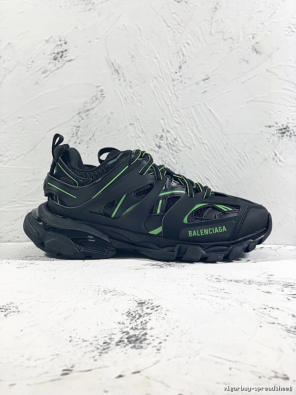 Dark Green Runner Balenciaga Dark Green Sneaker for Photo Ready Styling