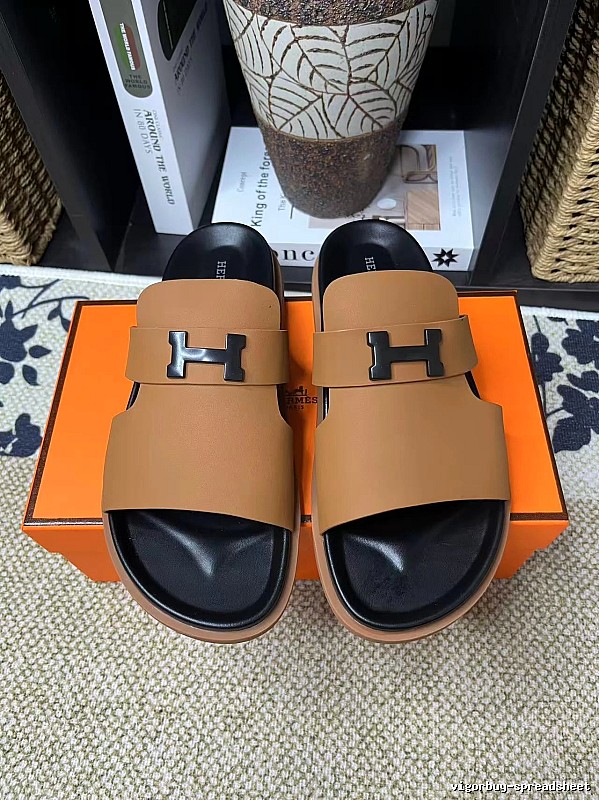 Hermès Classic H-Buckle Light Luxury Style Caramel Slides