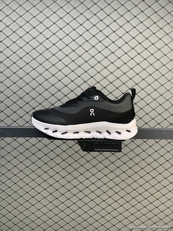 On Black Cloud Runners Defined by Streamlined Toe
