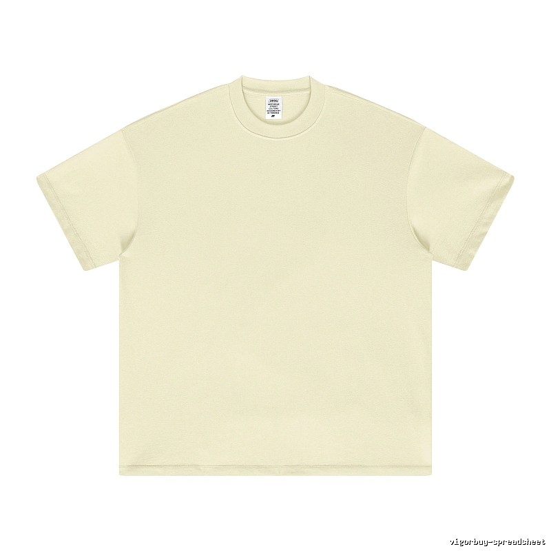 Patterned Plain white T-shirt Minimal White Short with Polished Detail