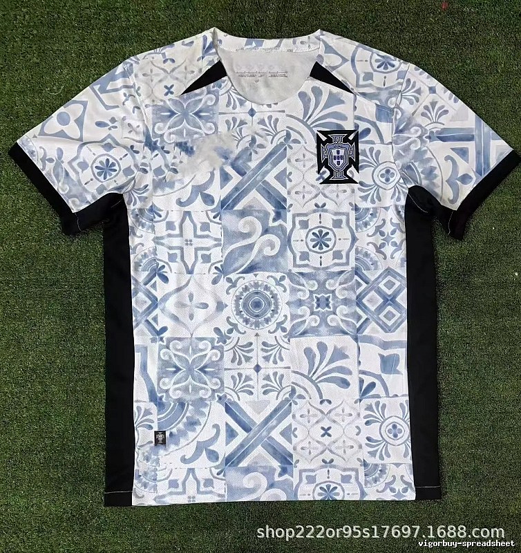Real Madrid Easy Athletic Layer Dragon Soccer Jersey Soft Neutral