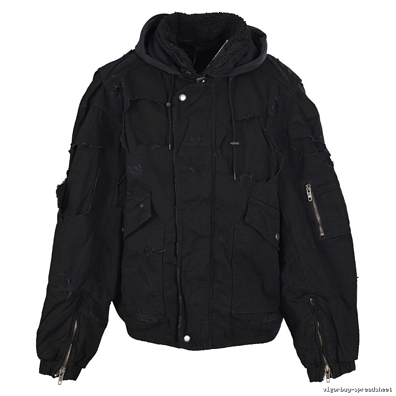 Utility Puffer Jacket - Cropped Hooded Shape With Layered Cargo Pockets Travel Edit
