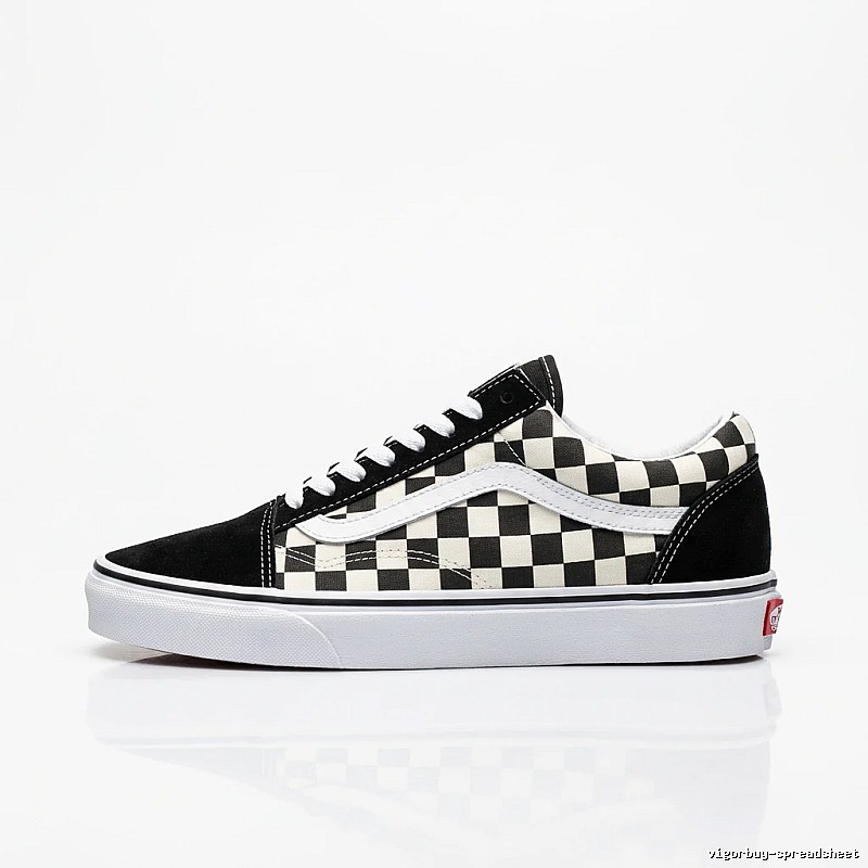 Vans checkered retro style skate shoes